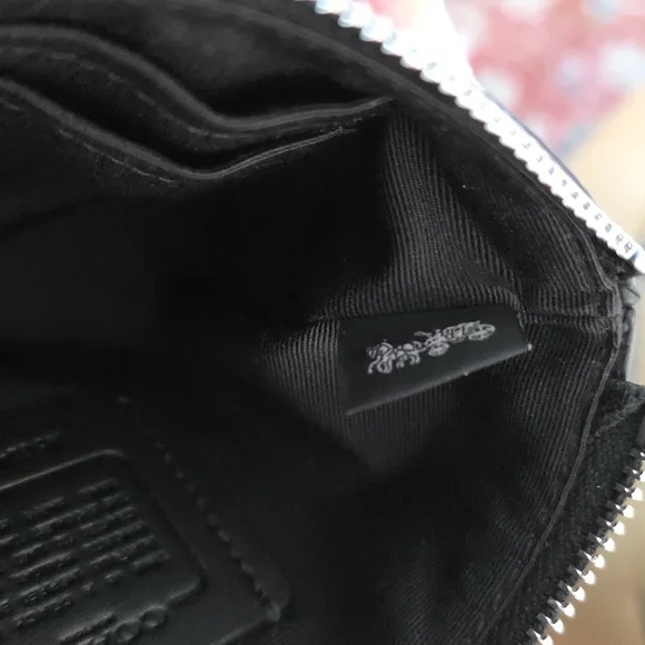 NWOT Coach Black Cat & Moon Signature Corner Zip Wristlet/Wallet π€πββ¬οΈπππβ€οΈ - Picture 11 of 13